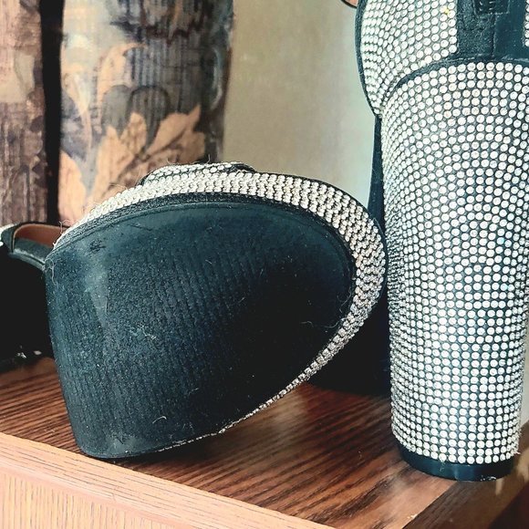 New Stoned Open Toes Sandals - Picture 4 of 7